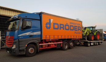 Tieflader mit Traktor vv